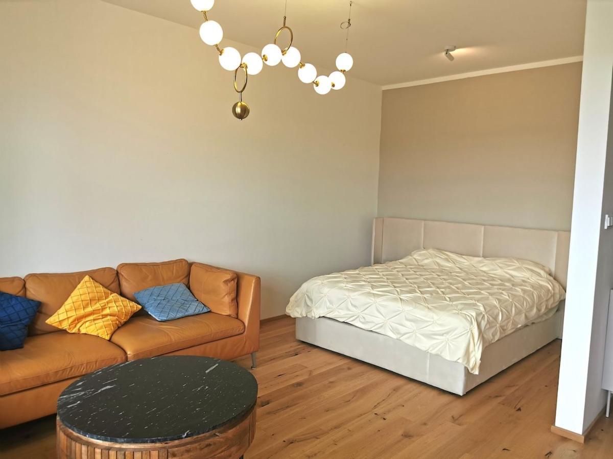 Апартаменти Free Private Parking, Location, Nuslesky Pivovar Sunset Balcony Home, *